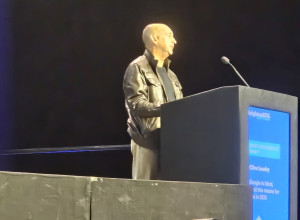 Clive is on stage at Brighton SEO delivering his talk